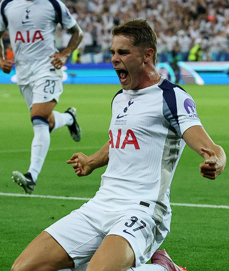 舍伍德谈范德芬转会：曼联或加入激烈争夺