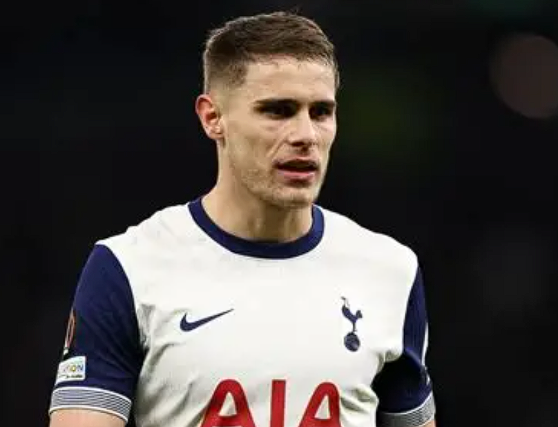 舍伍德谈范德芬转会:曼联或加入激烈争夺